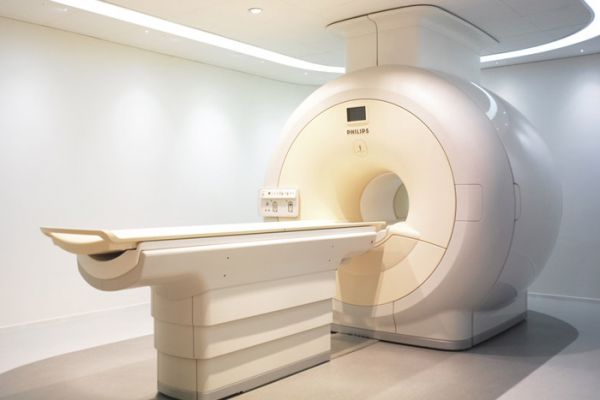 Einer der beiden 1,5 T MRT von Philips